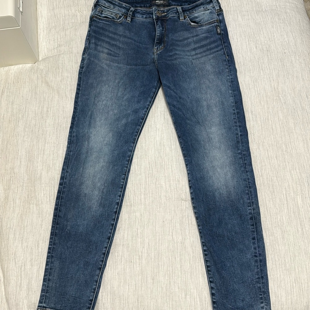 LIKE NEW SILVER BRAND SKINNY JEANS